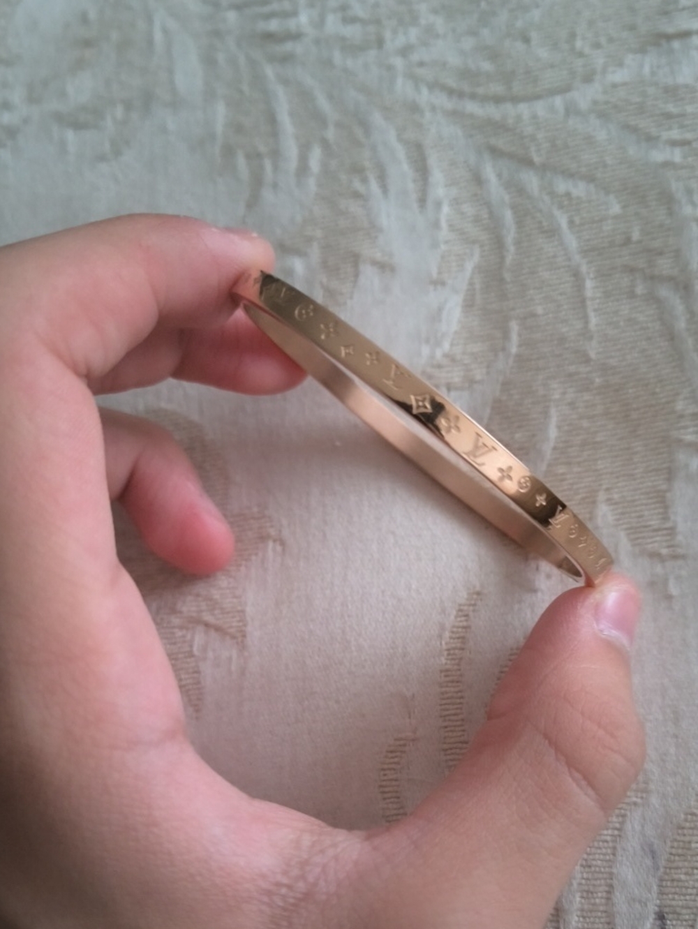 Louis Vuitton Snap Closer Braclet